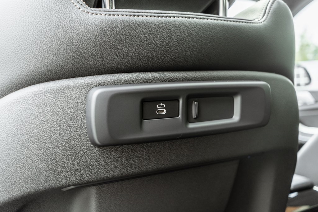 Vehicle image 44 of 51
