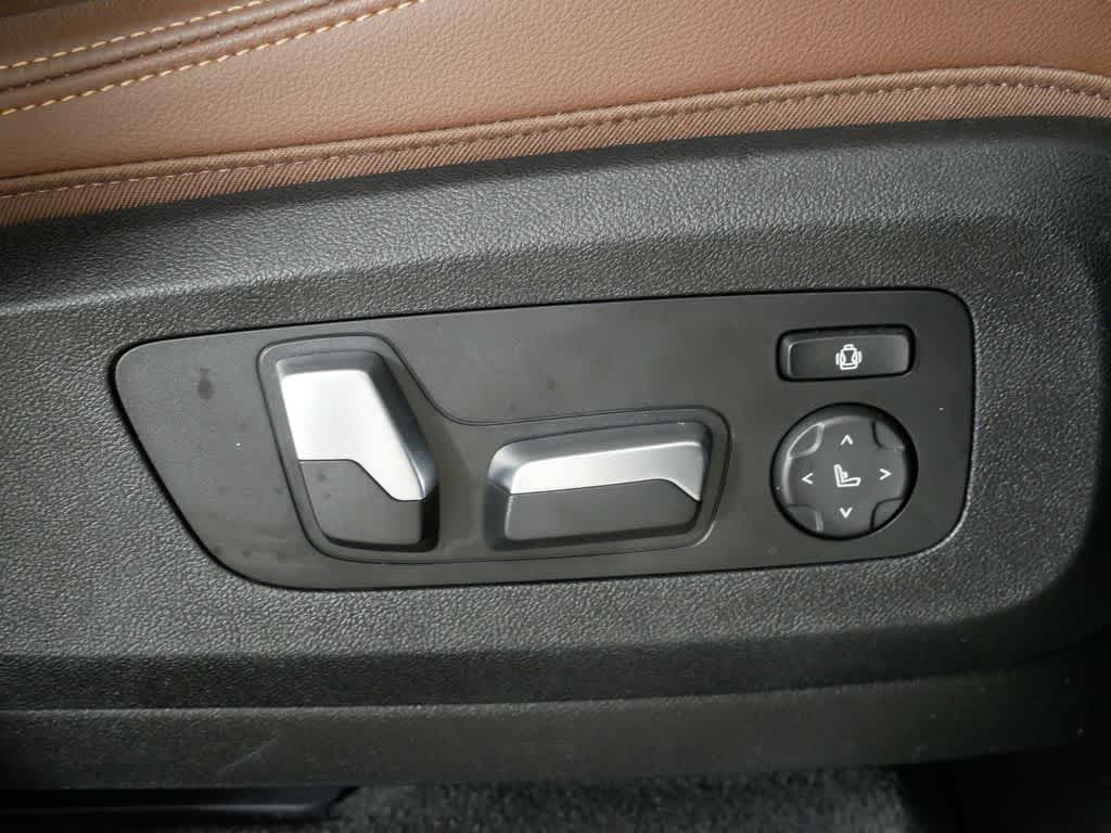 Vehicle image 44 of 63