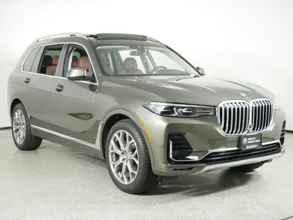 Vehicle image 9 of 63