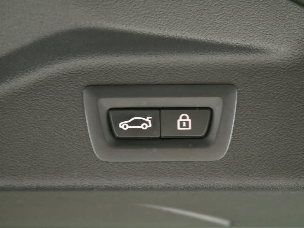Vehicle image 42 of 63