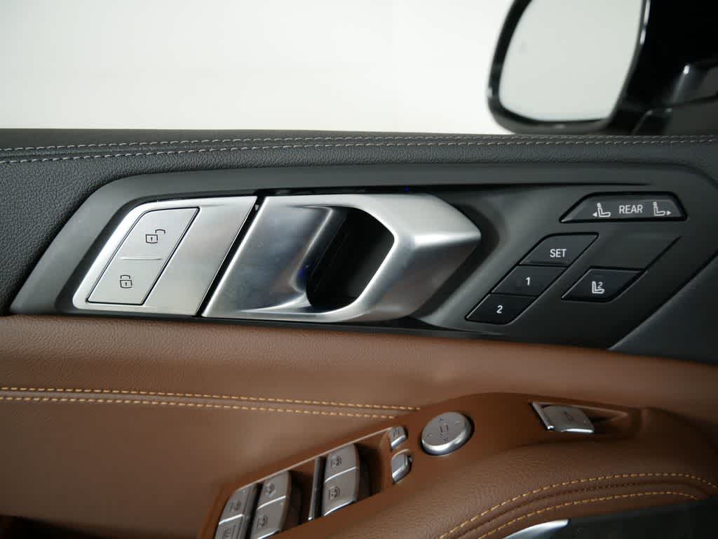 Vehicle image 43 of 63