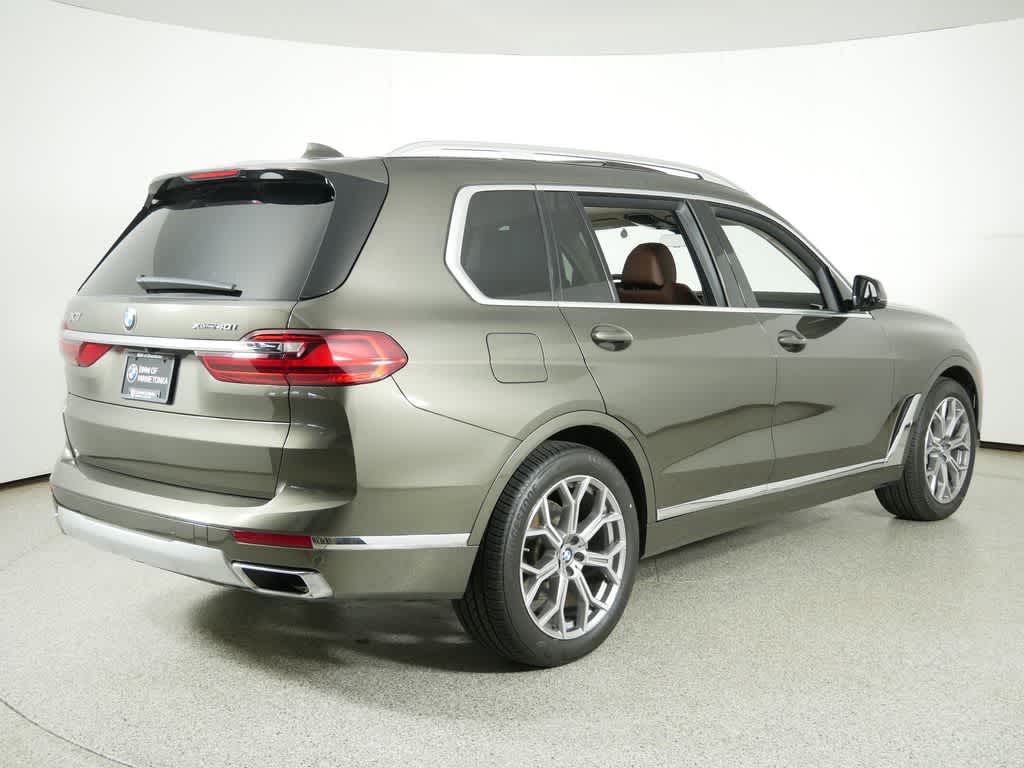 Vehicle image 11 of 63