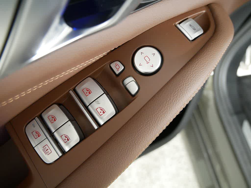 Vehicle image 40 of 63
