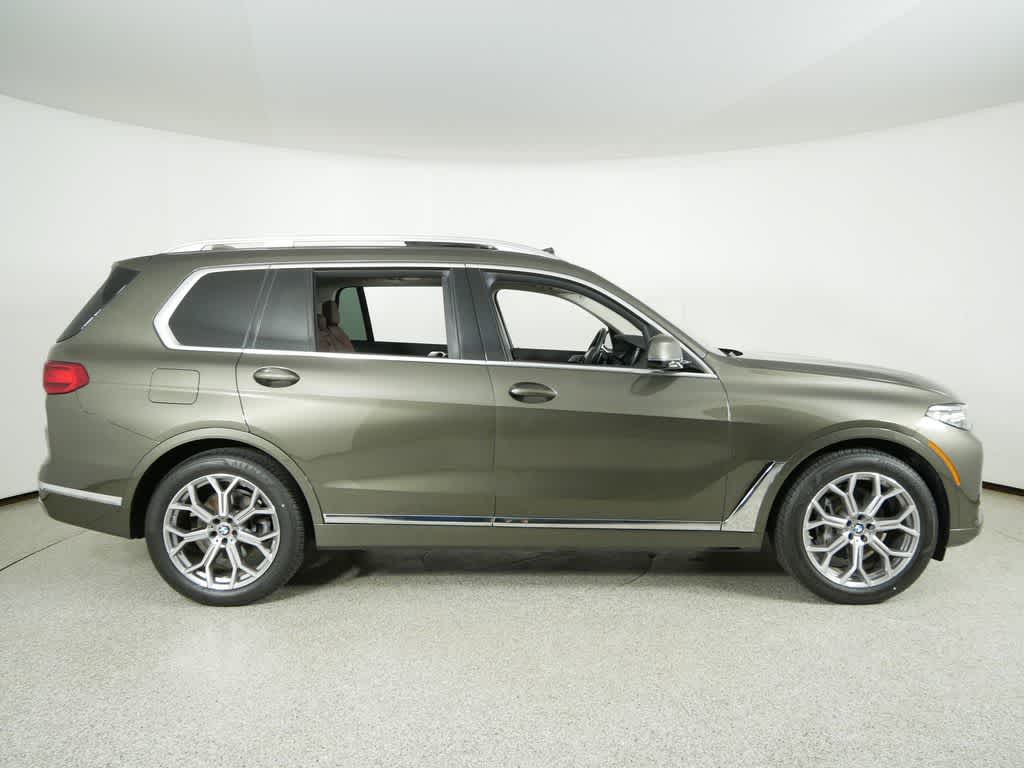 Vehicle image 10 of 63