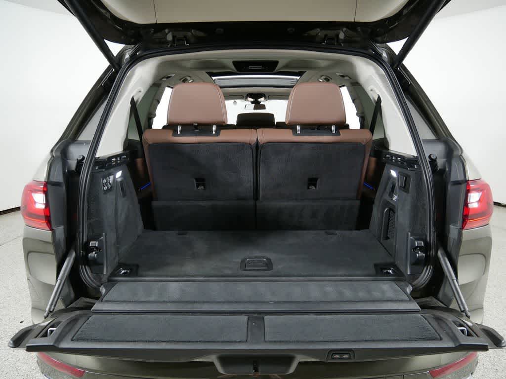 Vehicle image 17 of 63