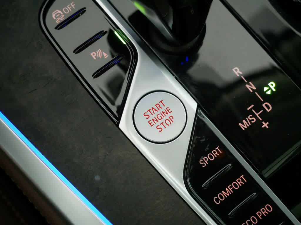 Vehicle image 37 of 63