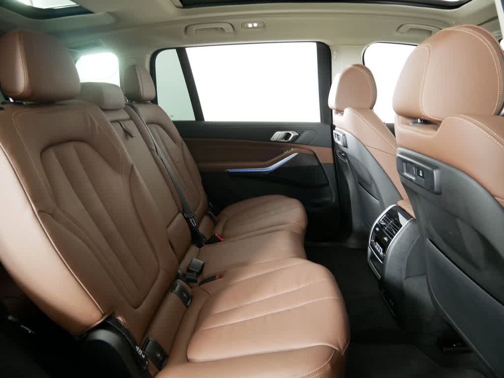 Vehicle image 19 of 63