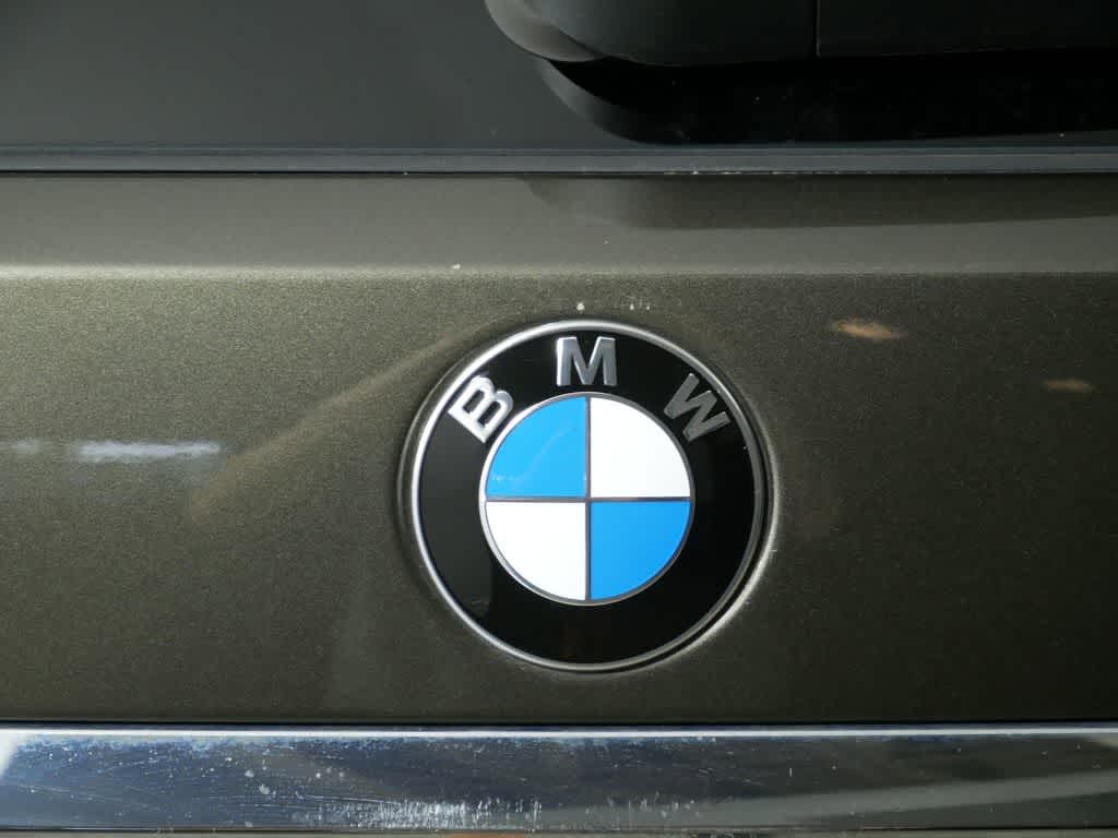 Vehicle image 52 of 63