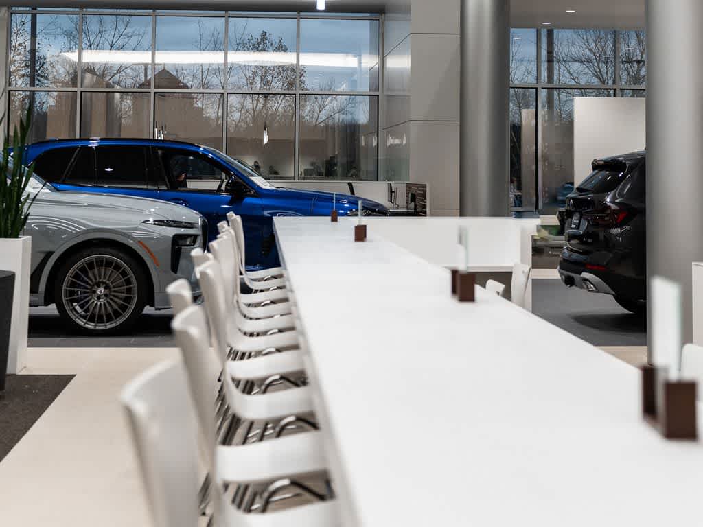 Vehicle image 60 of 63