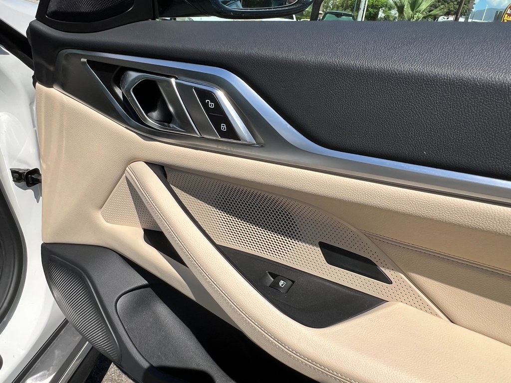 2022 BMW i4 eDrive40 Image 24 of 29