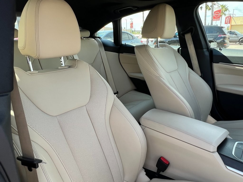 2022 BMW i4 eDrive40 Image 12 of 29