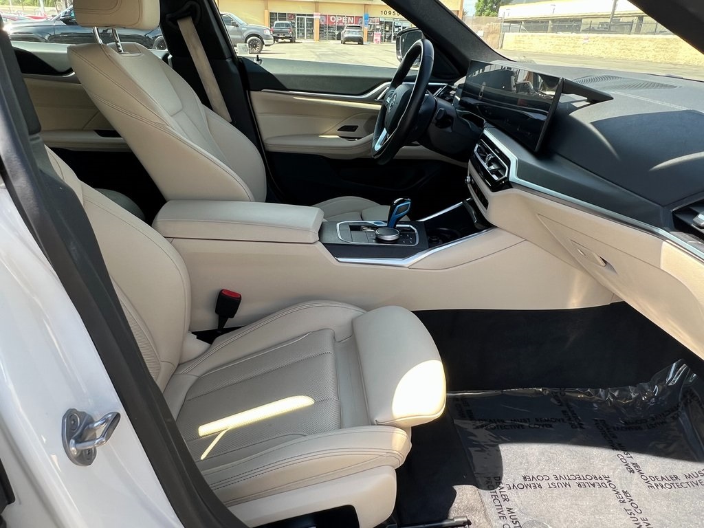 2022 BMW i4 eDrive40 Image 13 of 29