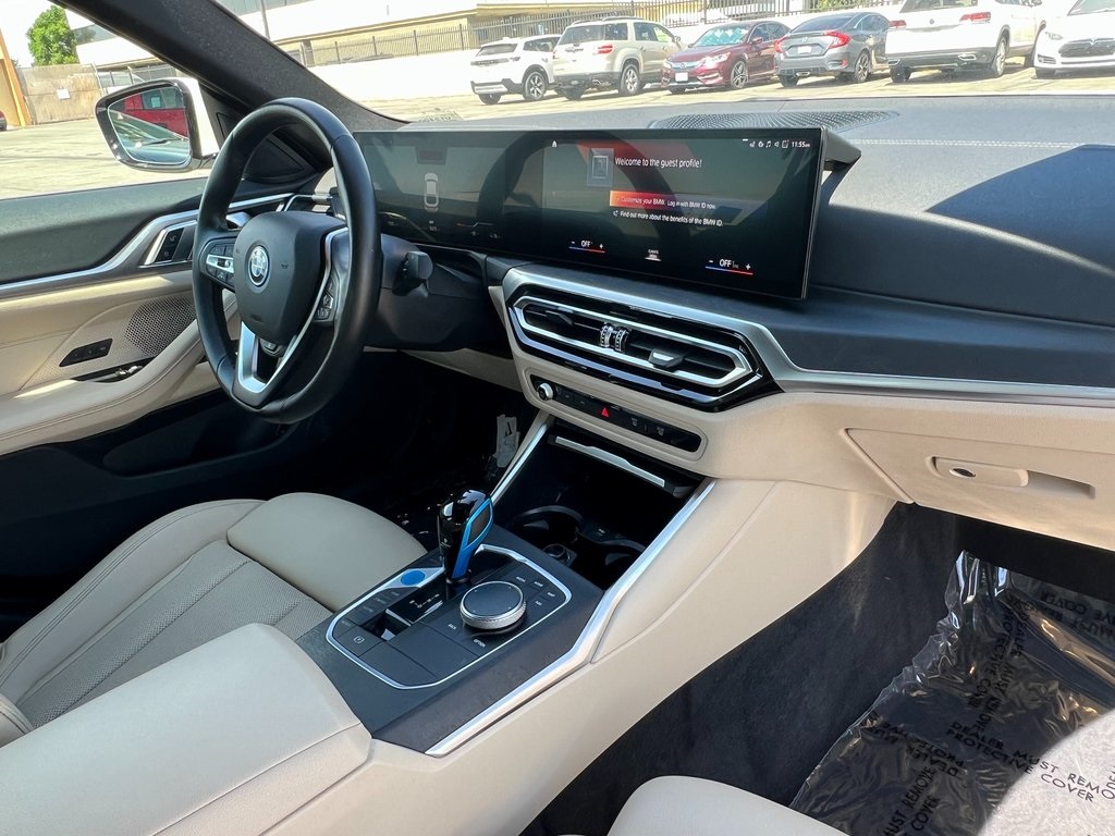 2022 BMW i4 eDrive40 Image 16 of 29