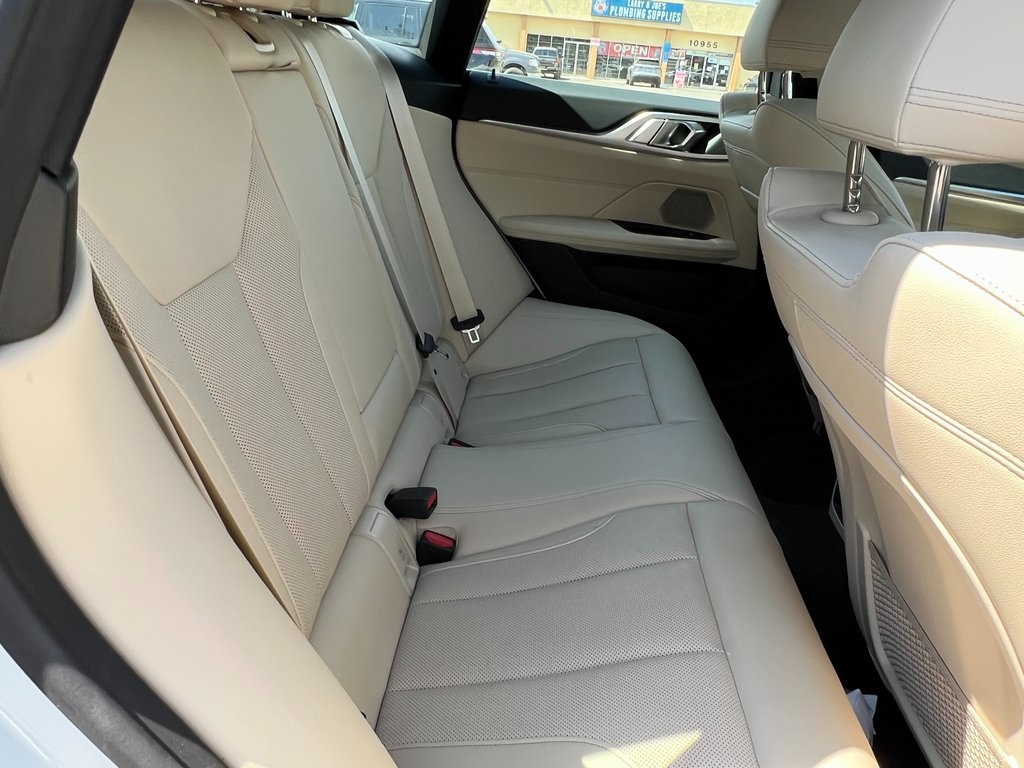 2022 BMW i4 eDrive40 Image 11 of 29