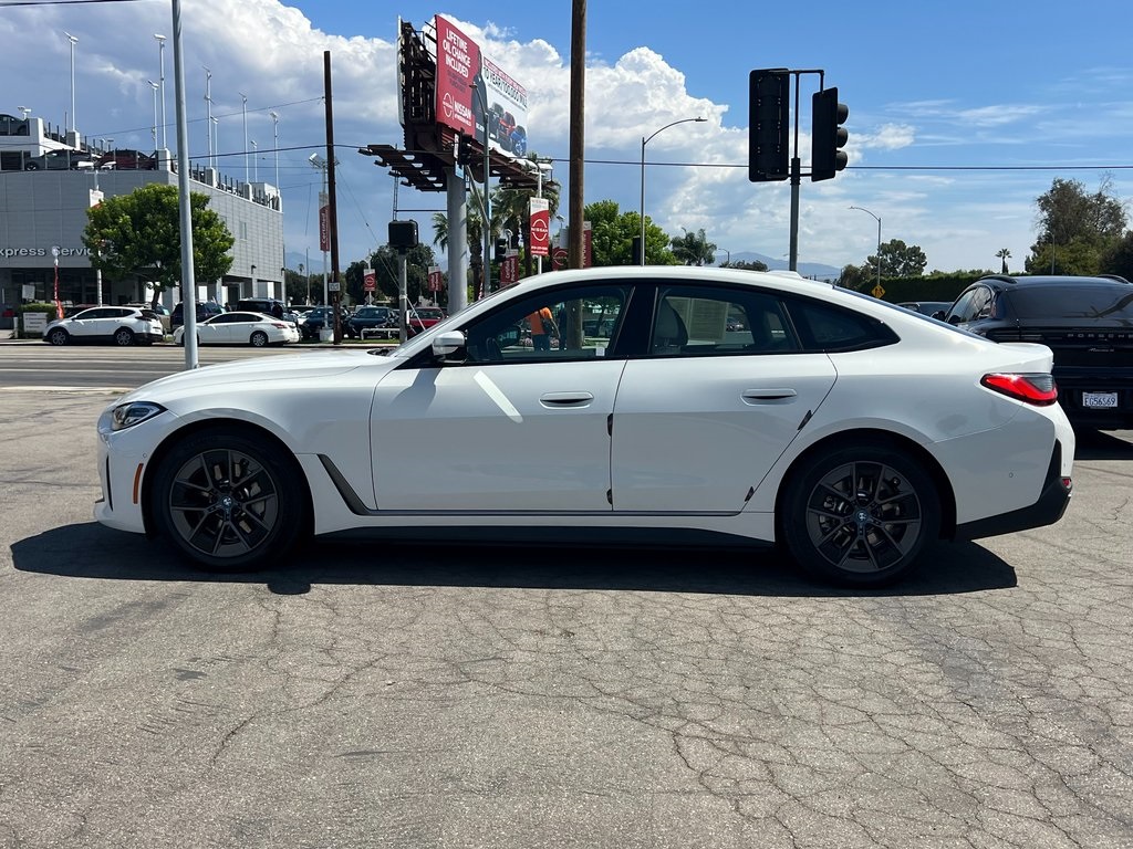 2022 BMW i4 eDrive40 Image 9 of 29