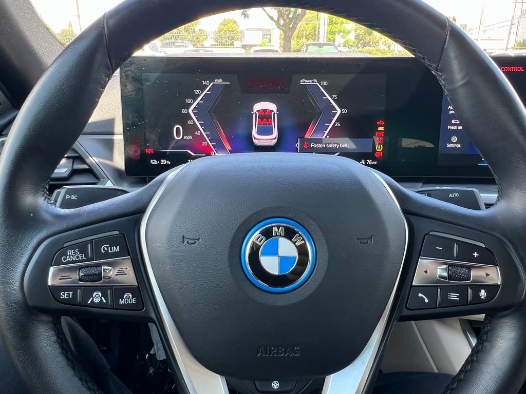 2022 BMW i4 eDrive40 Image 28 of 29