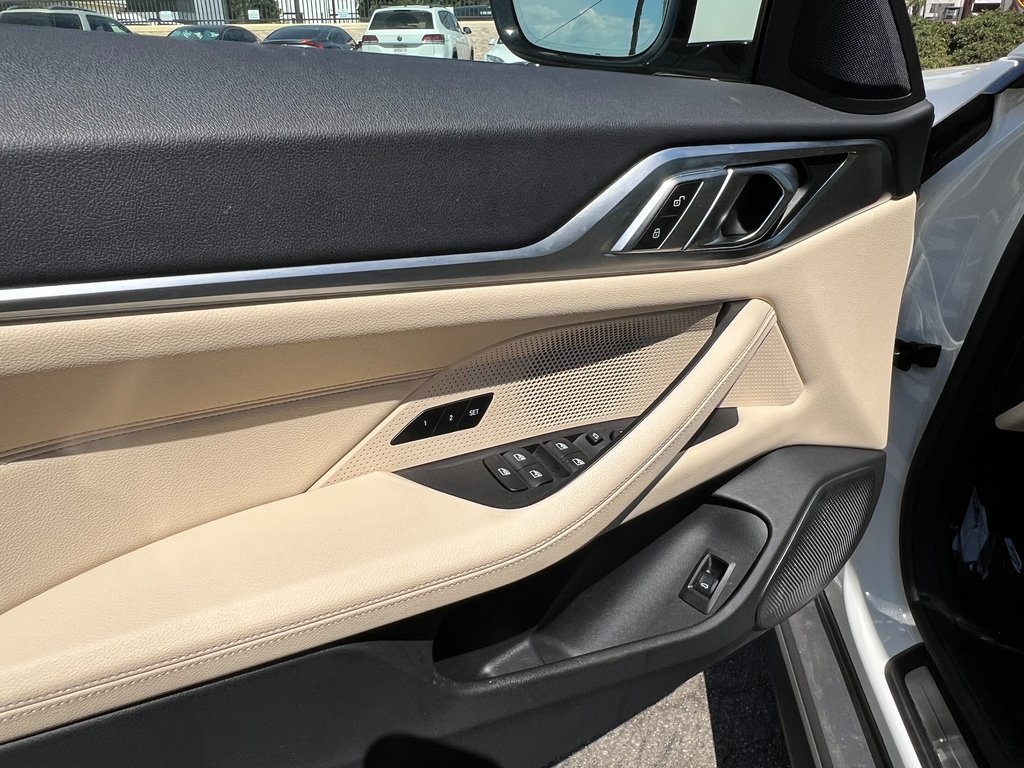 2022 BMW i4 eDrive40 Image 23 of 29