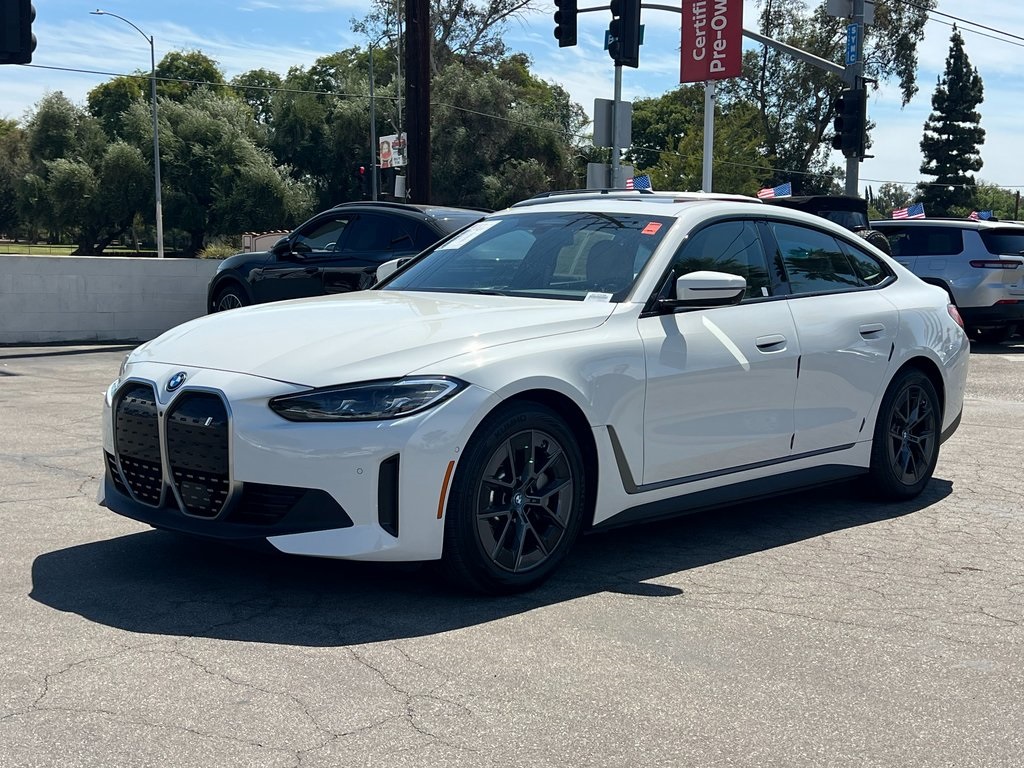 2022 BMW i4 eDrive40 Image 2 of 29