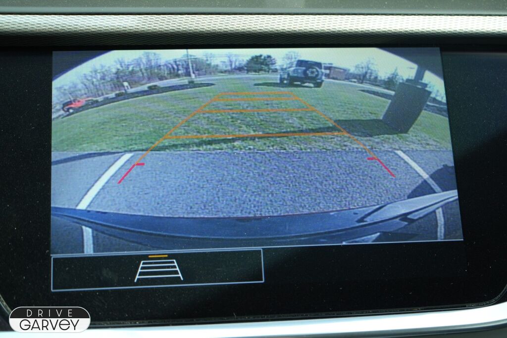 Vehicle image 17 of 31