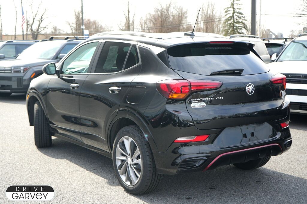 Vehicle image 8 of 31