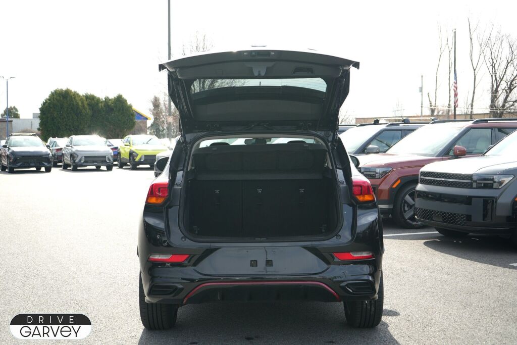 Vehicle image 25 of 31