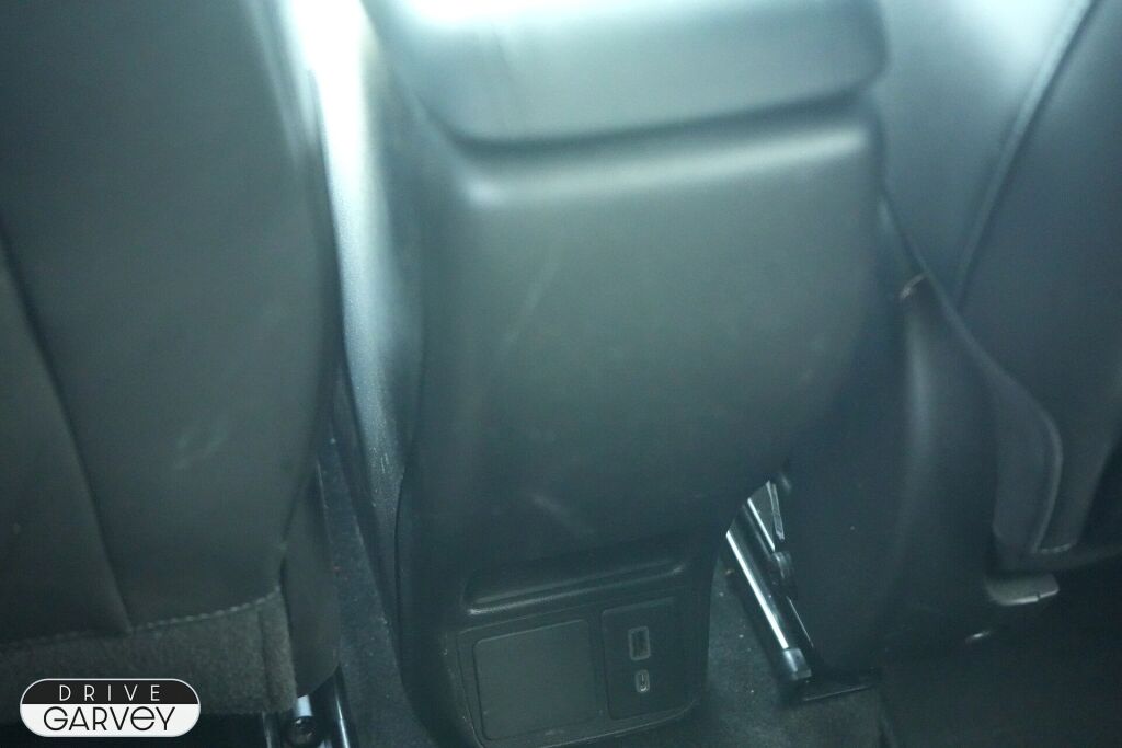 Vehicle image 24 of 31