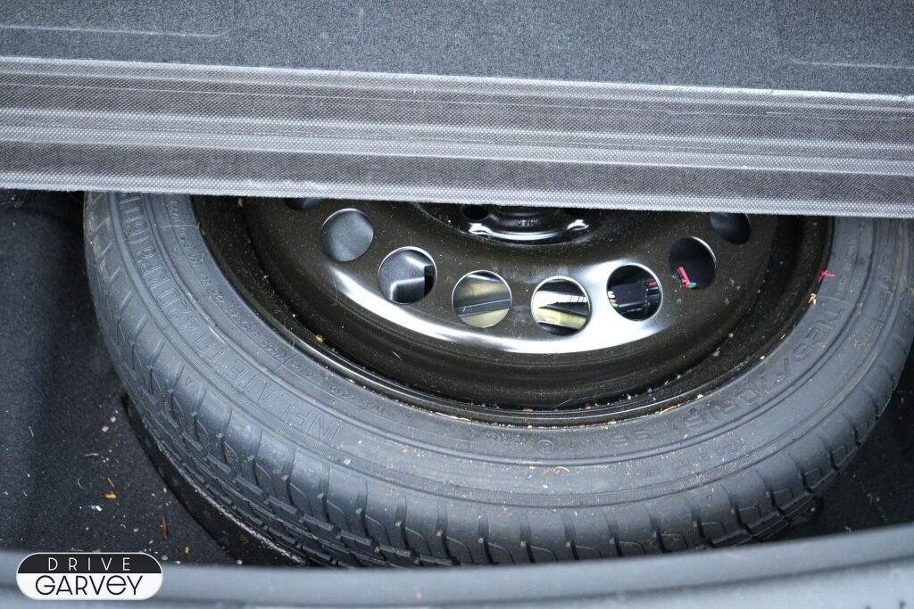 Vehicle image 28 of 31