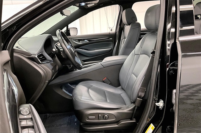 Vehicle image 13 of 38