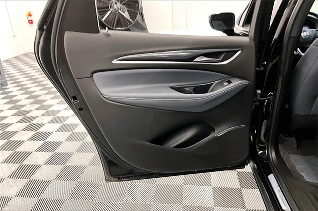 Vehicle image 26 of 38