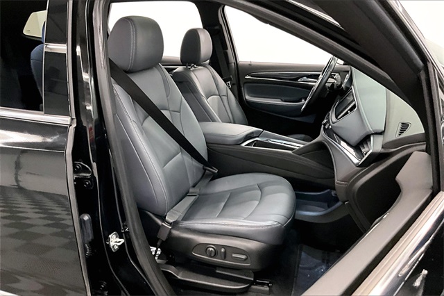 Vehicle image 9 of 38