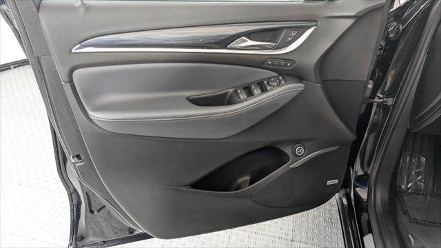 Vehicle image 27 of 37