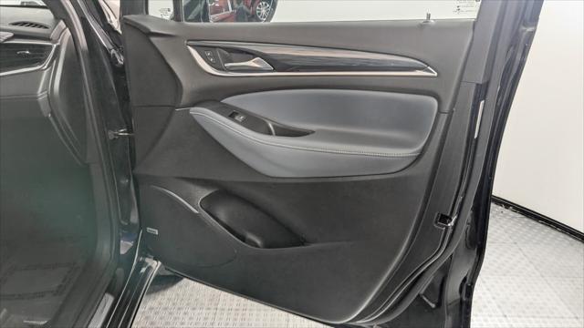 Vehicle image 31 of 37