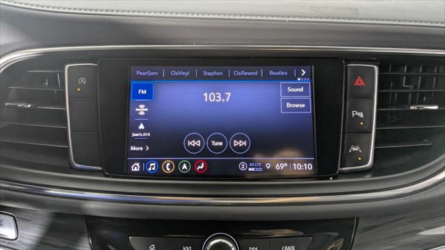 Vehicle image 22 of 37