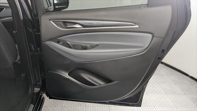 Vehicle image 28 of 37
