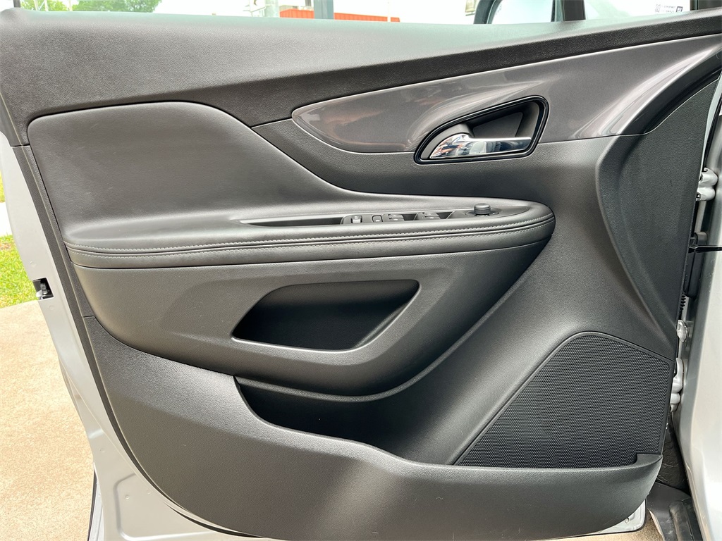Vehicle image 23 of 37