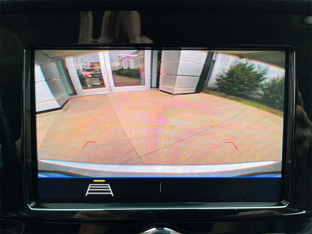 Vehicle image 21 of 37