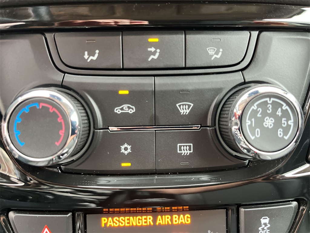 Vehicle image 35 of 37