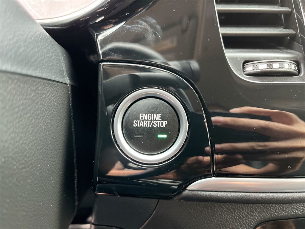 Vehicle image 32 of 37