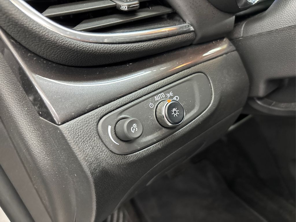 Vehicle image 35 of 39