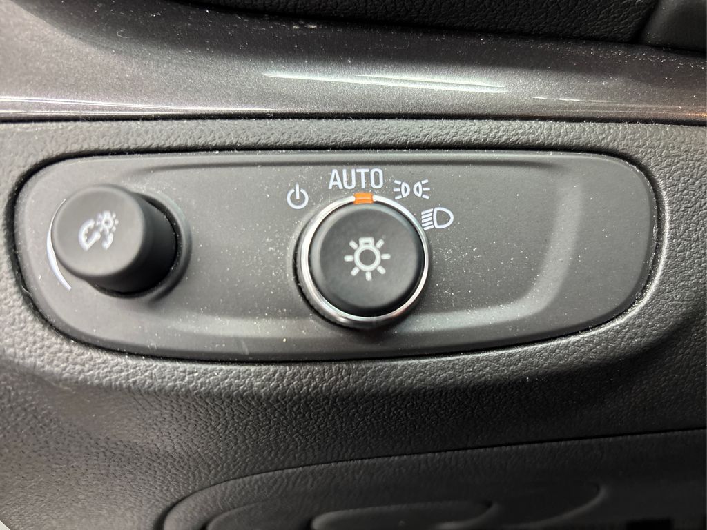Vehicle image 26 of 39