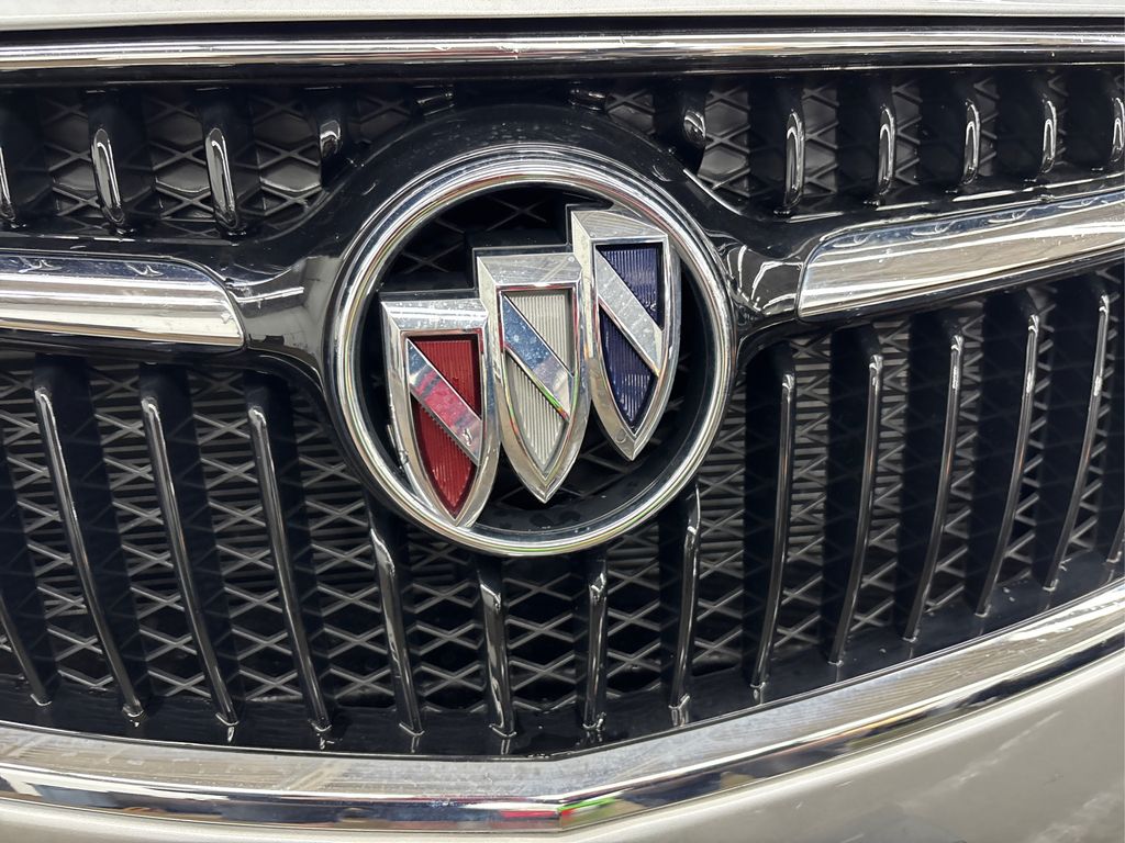 Vehicle image 16 of 39