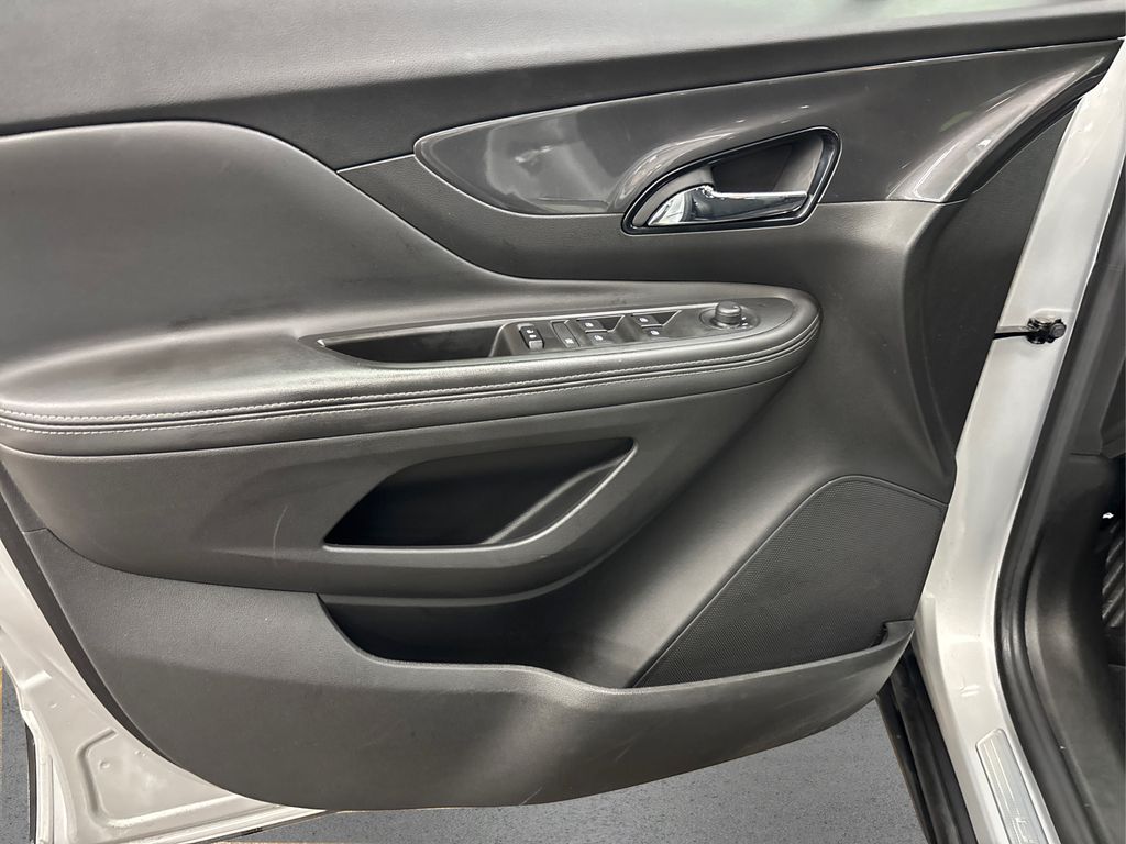 Vehicle image 24 of 39