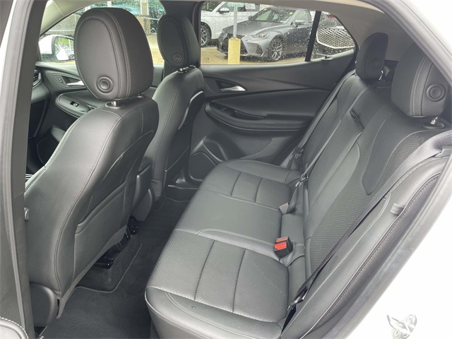 Vehicle image 14 of 33