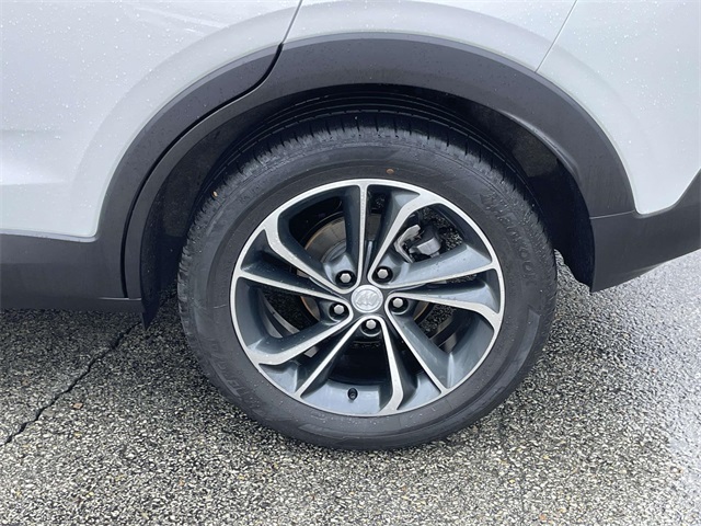Vehicle image 11 of 33