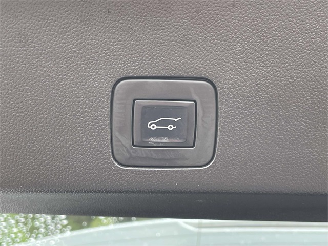 Vehicle image 16 of 33