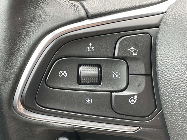 Vehicle image 27 of 33