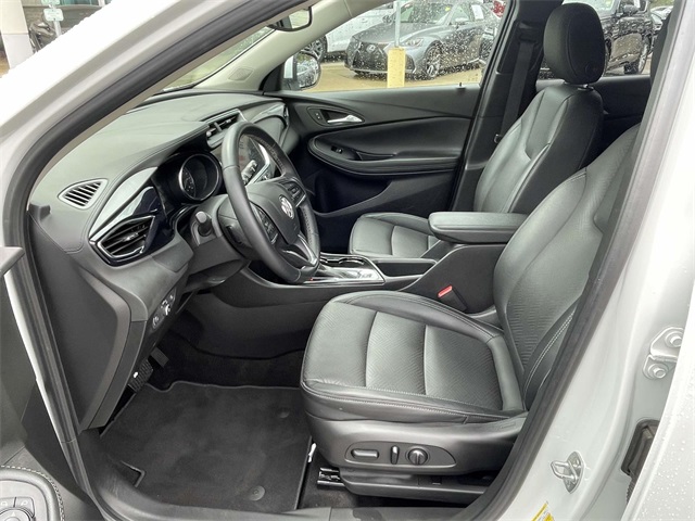 Vehicle image 12 of 33