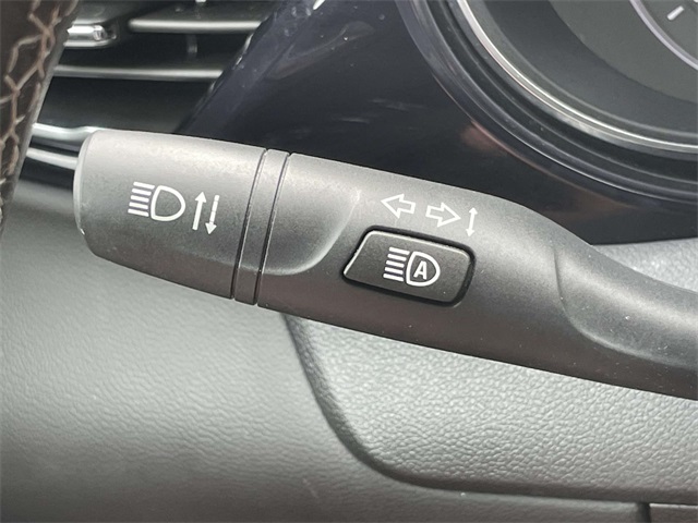 Vehicle image 29 of 33