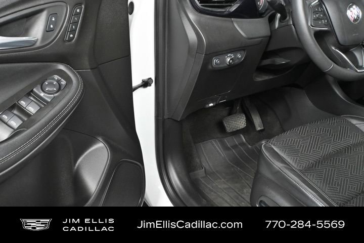 Vehicle image 32 of 45