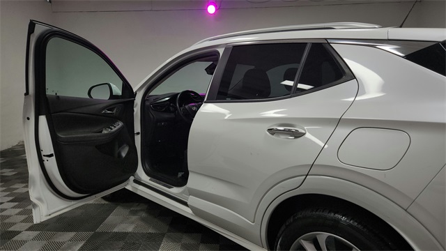 Vehicle image 18 of 26